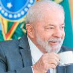 Lula diz que aguarda conclusao de medicos para saber estrago.jpg