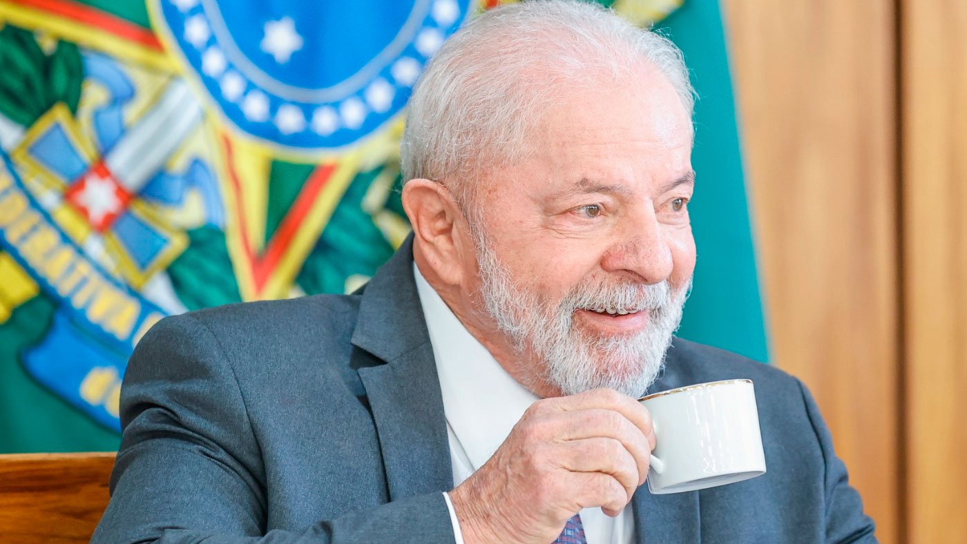 Lula diz que aguarda conclusao de medicos para saber estrago.jpg