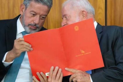 Lula e PT agem nos bastidores para manter governabilidade na.jpg