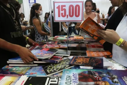 Política nacional que barateia preços de livros vai à Câmara dos Deputados