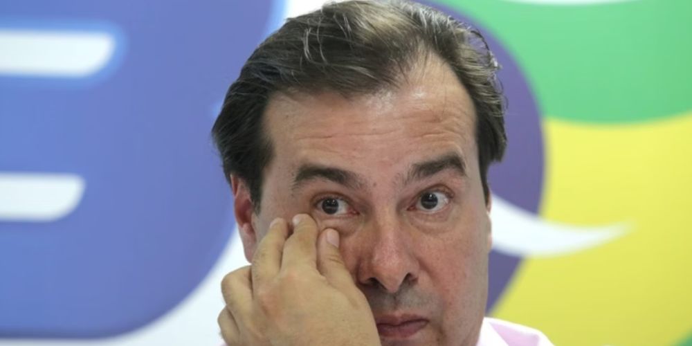 Rodrigo Maia apela a torcida do Botafogo para reeleger o.jpg