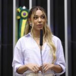 stf-reabre-denuncia-por-transfobia-contra-erika-hilton-a-deputada-federal-erika-hilton-zeca-ribeiro-camara-dos-deputados-tvt-news