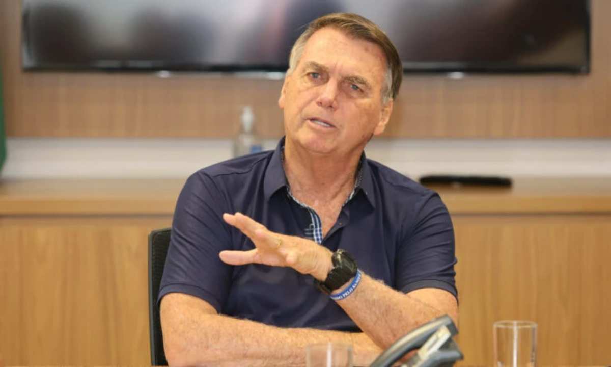 Aceitem a democracia diz Bolsonaro em primeira coluna na Folha.jpg