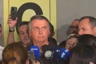 Bolsonaro analisa suposto plano Uma loucura falar em golpe.jpg