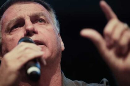 Bolsonaro critica operacao da PF e a classifica como teatro.jpg