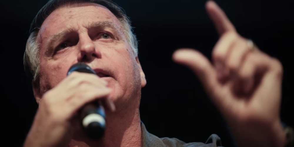 Bolsonaro critica operacao da PF e a classifica como teatro.jpg