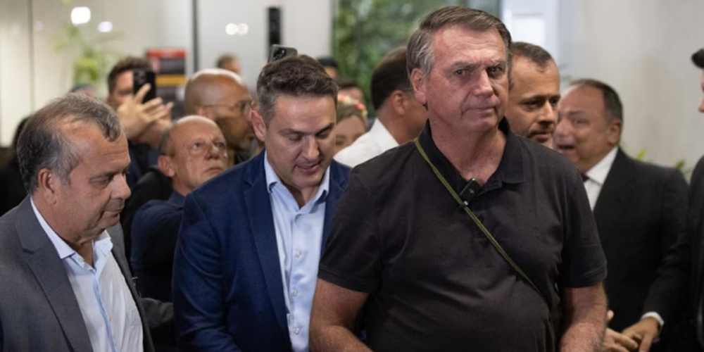 Bolsonaro diz que estudou medidas dentro das 4 linhas e.jpg