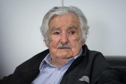 Candidato esquerdista de Mujica e eleito presidente no Uruguai.jpg