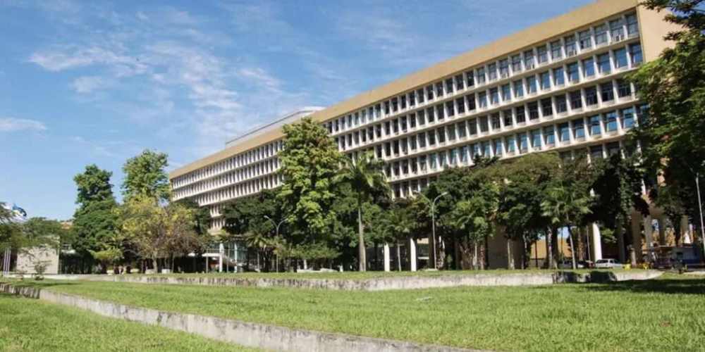 Corte de energia na UFRJ e Museu Nacional contrasta com.jpg