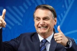 Em ligacao pessoal Trump convida Bolsonaro para prestigiar sua posse.jpg