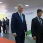 Joe Biden nao sobe rampa para cumprimentar Lula no G20.jpg