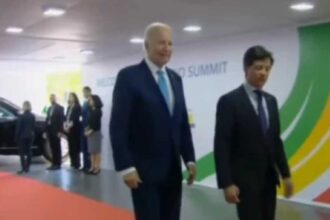 Joe Biden nao sobe rampa para cumprimentar Lula no G20.jpg