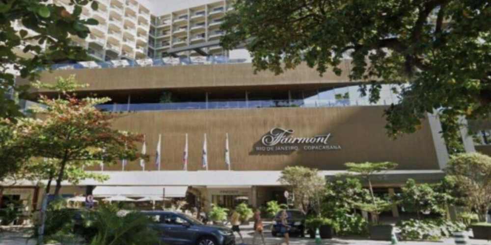 Luxo no Rio Hospedagem de Lula em Hotel com pratos.jpg