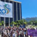 Professores da rede municipal do Rio entram em greve por.jpg