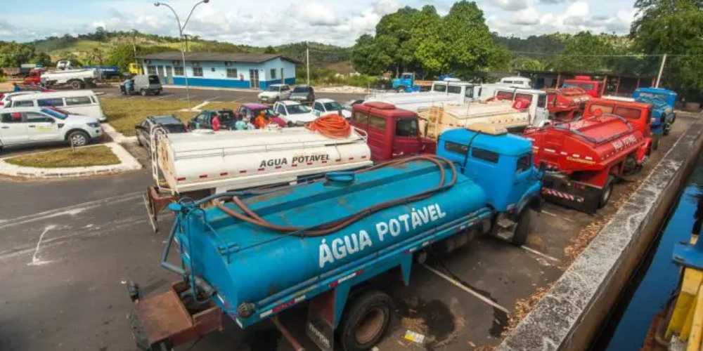 Sem recursos do governo Lula Exercito suspende Operacao Carro Pipa na.jpg