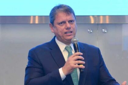 Tarcisio de Freitas critica governo federal e defende reformas estruturais.jpg