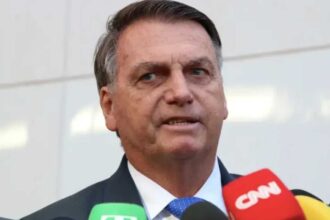 Bolsonaro Ironiza Barroso Virou Governador Agora.jpg