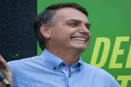 Bolsonaro e ovacionado e tratado como popstar em evento patrocinado.jpeg