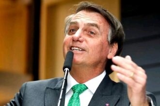 Bolsonaro ja aposta em apoio de Trump para retornar a.jpg