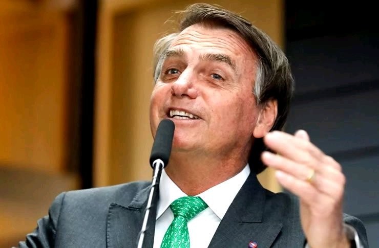 Bolsonaro ja aposta em apoio de Trump para retornar a.jpg