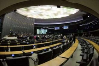 Camara dos Deputados gasta mais de R 30 Milhoes em.jpg