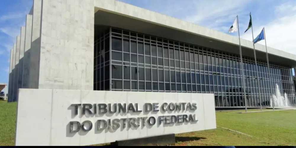 Conselheiros do TCDF se presenteiam com R780 mil para cada.jpg