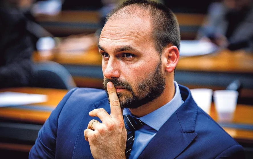 Eduardo Bolsonaro Eu estou aqui se preciso for.webp.webp