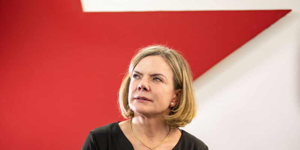 Gleisi Hoffmann alerta Movimento ao centro pode ser ‘Suicidio politico.jpg