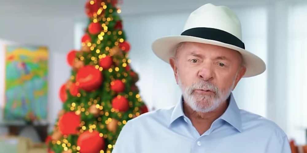 Lula faz discurso de Natal e fala em economia forte.jpg