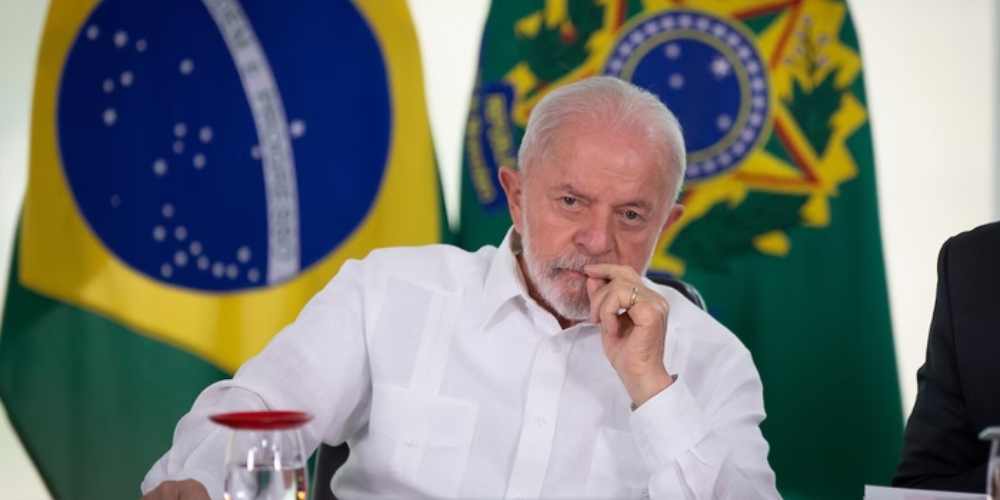 Lula fica ausente em momento dificil para o governo no.jpg