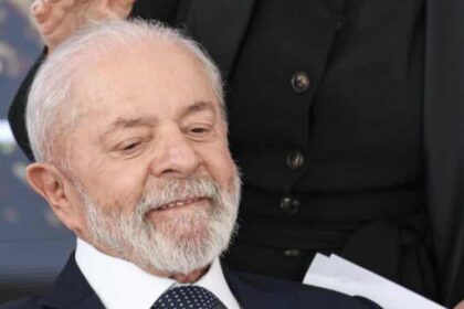 Menos de 10 Lula vai aumentar salario minimo em R.jpg