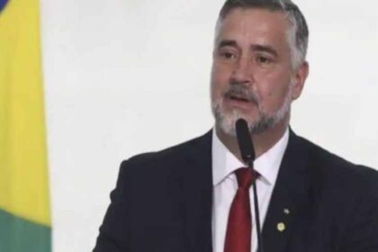 Ministro de Lula diz que Bolsonaro deve ser preso em.jpg