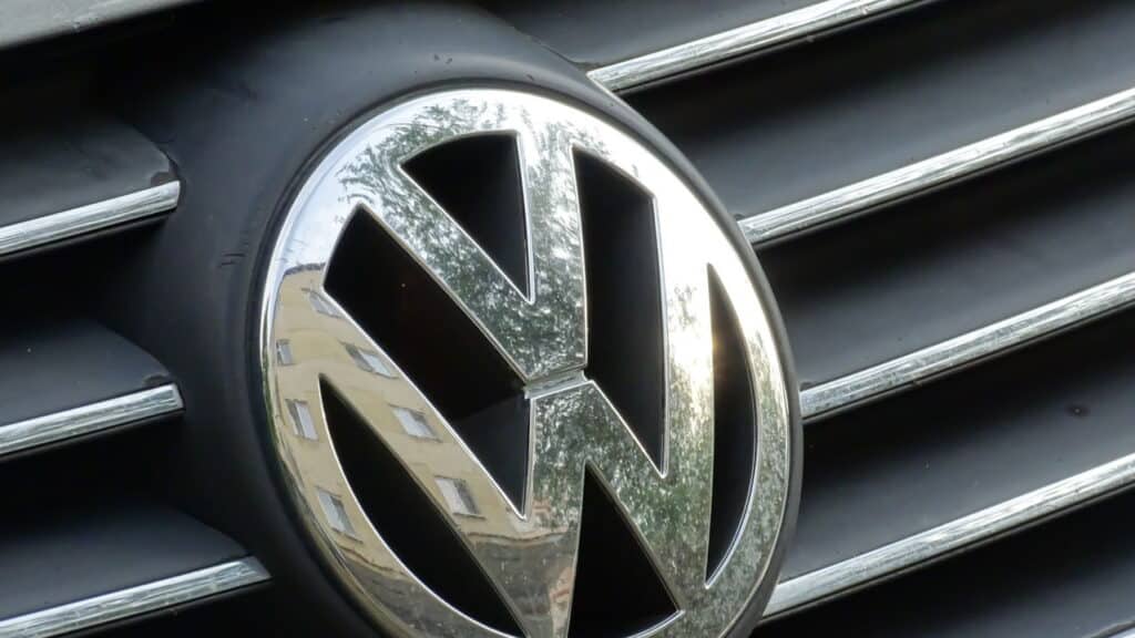 Onda de demissoes Volkswagen anuncia corte de 35 mil funcionarios.jpg