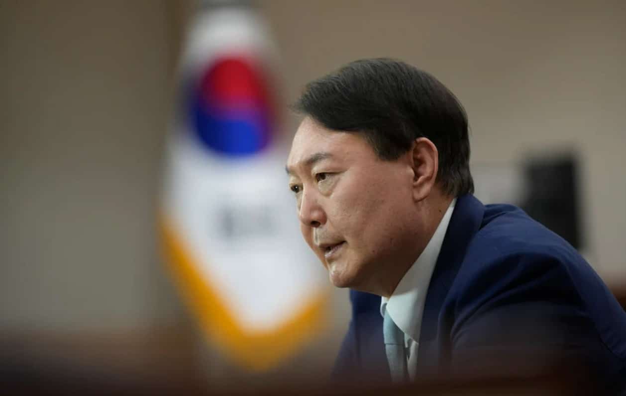 Presidente da Coreia do Sul decreta Lei marcial e fecha.jpg