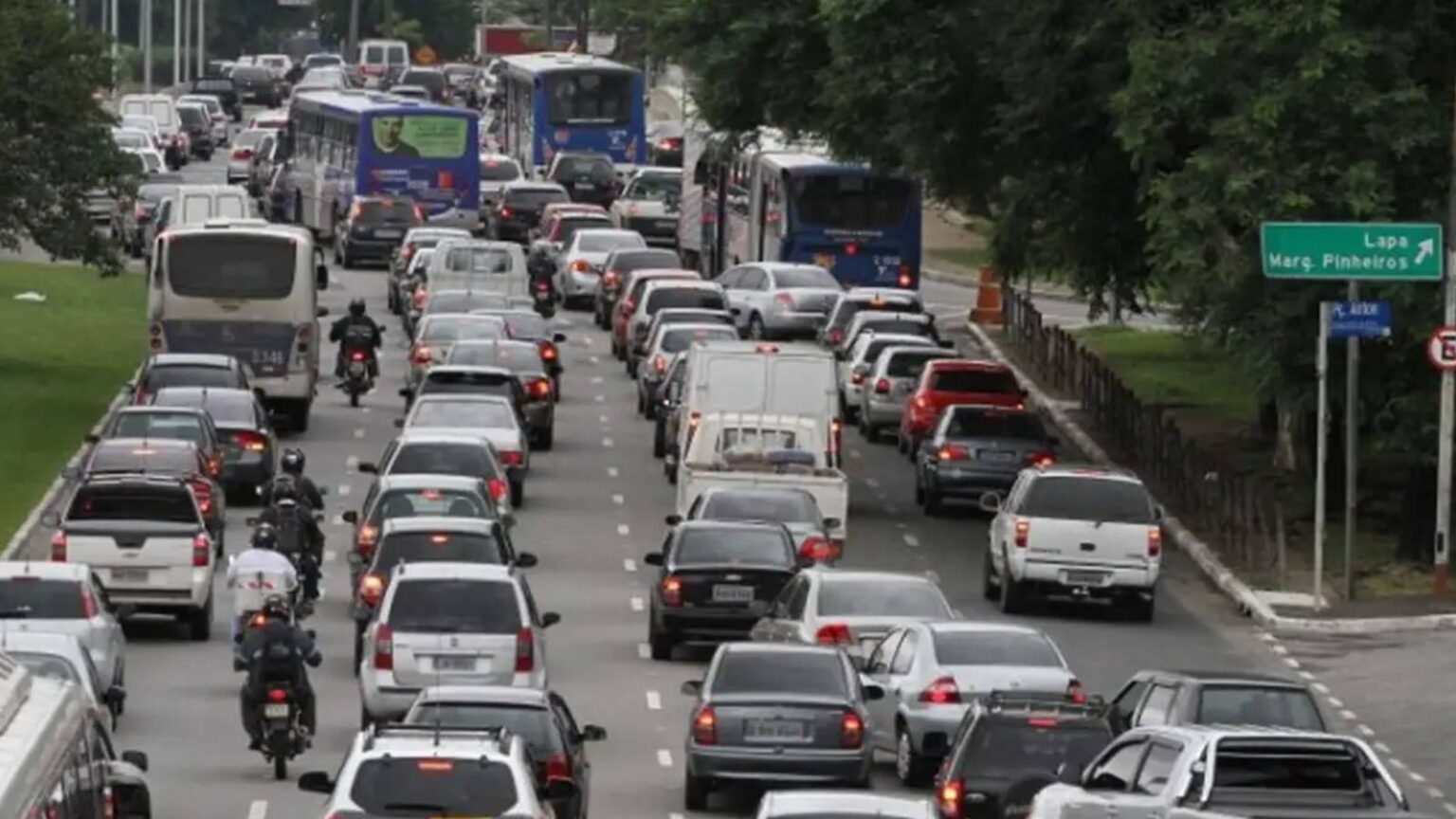 rodizio-de-veiculos-fica-suspenso-ate-o-inicio-de-janeiro-em-sao-paulo-multa-para-quem-desrespeitar-o-rodizio-e-de-13016-foto-arquivo-abr-tvt-news