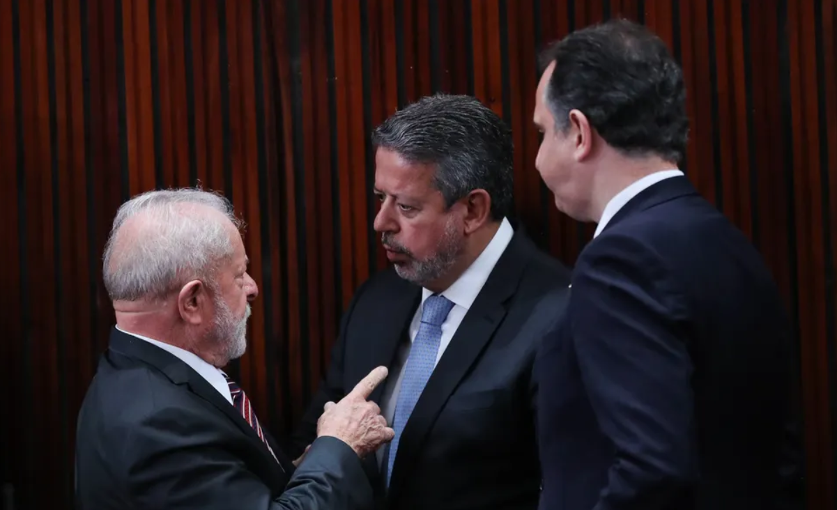 Urgente Lula quer reuniao com Lira e Pacheco para definir.png