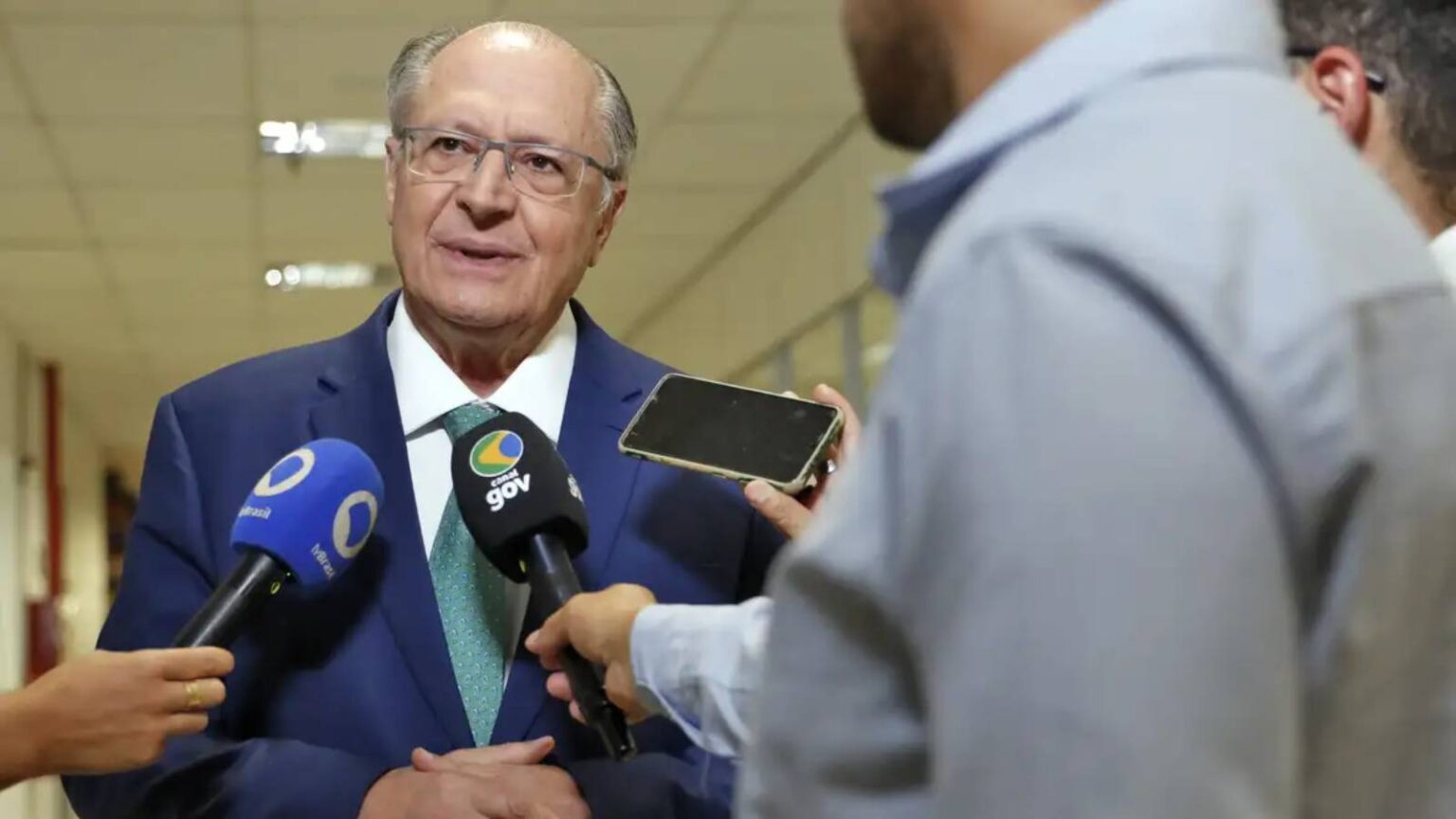 alckmin-essencia-do-pacote-fiscal-foi-aprovada-e-vai-zerar-deficit-a-gente-deve-ter-juros-menores-e-crescimento-da-economia-maior-disse-alckmin-foto-bruno-peres-abr-tvt-news