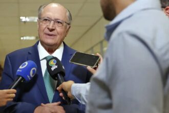 alckmin-essencia-do-pacote-fiscal-foi-aprovada-e-vai-zerar-deficit-a-gente-deve-ter-juros-menores-e-crescimento-da-economia-maior-disse-alckmin-foto-bruno-peres-abr-tvt-news