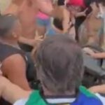 Bolsonaro Surpreende na Praia e e recebido com Ovacao pela.jpg