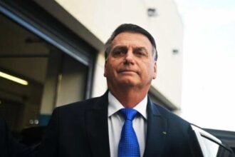 Bolsonaro alega viagem pontual e insiste com Moraes para ir.jpg