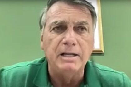 Bolsonaro nao se curva a ditadura e dobra a aposta.jpg