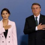 Bolsonaro recua e diz que Michelle sera candidata ao Senado.jpg