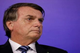 Bolsonaro retruca criticas de Lula sobre galeria do Planalto diz.jpg