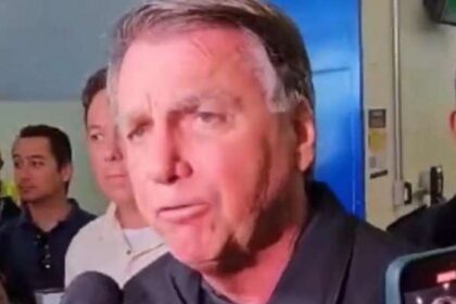 Bolsonaro se emociona e expoe a verdade sobre sua situacao.jpg