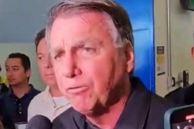 Bolsonaro se emociona e expoe a verdade sobre sua situacao.jpg