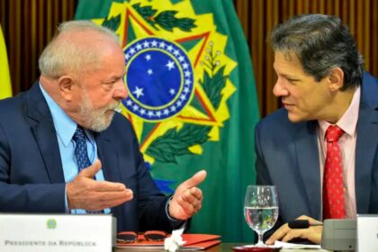 Fogo amigo a nova alfinetada de Lula em Haddad.jpg