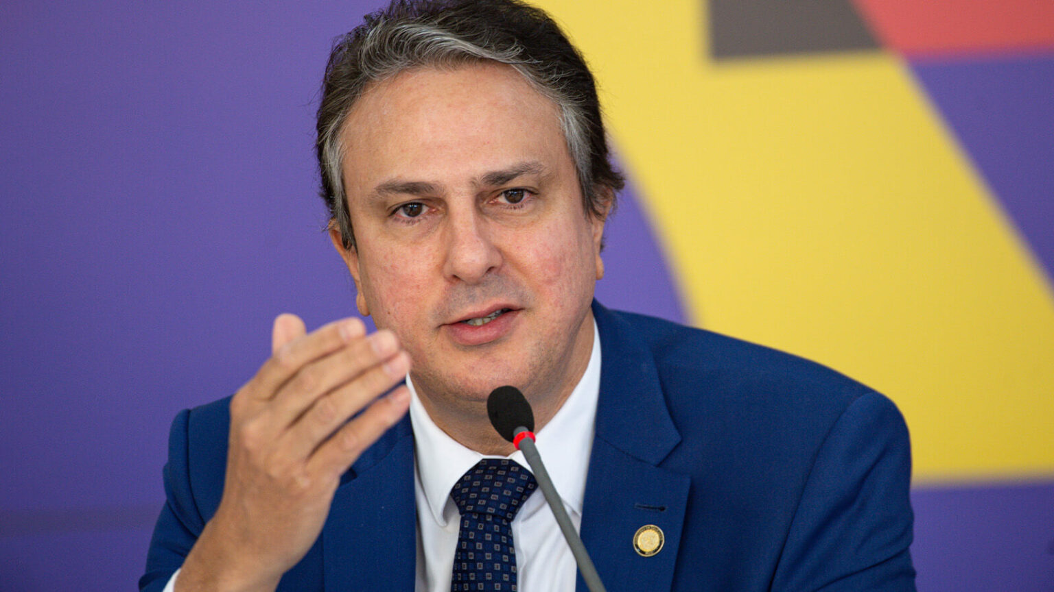 mec-confirma-pe-de-meia-para-estudantes-de-licenciatura-pe-de-meia-licenciatura-sera-parte-do-mais-professores-programa-que-valorizara-docentes-marcelo-camargo-agencia-brasil-tvt-news