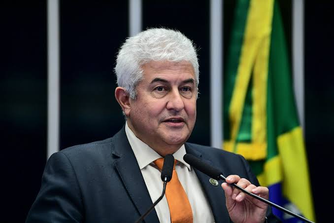 Marcos Pontes debocha de Bolsonaro e diz que ele deve.jpeg