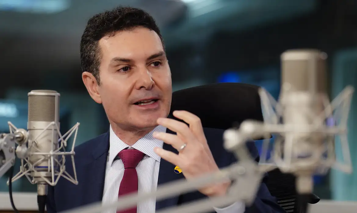 minha-casa-minha-vida-supera-meta-de-contratos-em-2024-diz-ministro-governo-federal-atingiu-marca-de-125-milhao-de-unidades-contratadas-segundo-o-ministro-das-cidades-jader-filho-foto-rafa-neddermeyer-agencia-brasil-tvt-news