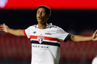 sao-paulo-goleia-o-picos-pi-e-avanca-na-copinha-ryan-francisco-e-o-destaque-do-tricolor-na-copinha-foto-rubens-chiri-spfc-tvt-news